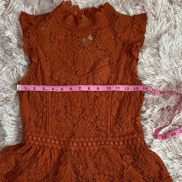 Haute Monde Butterfly Sleeve Lace Top - Picture 7 of 12